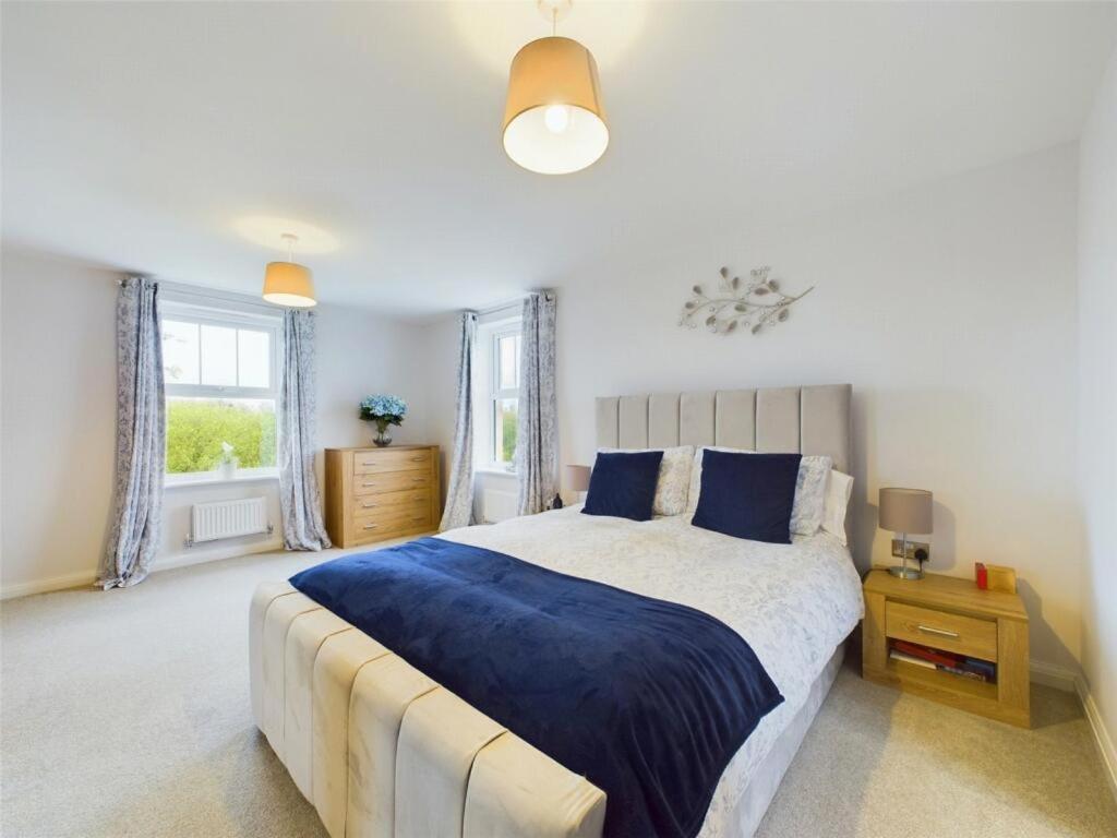 Highgow House Ensuite Bedroom バーンスタプル エクステリア 写真