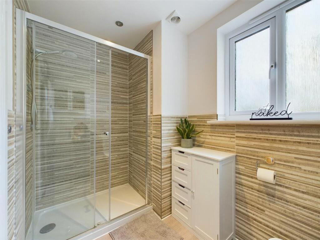 Highgow House Ensuite Bedroom バーンスタプル エクステリア 写真